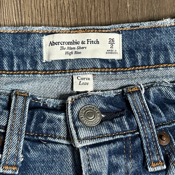 Abercrombie & FitchThe Mom High Rise Curve Love Stretch Blue Jean Shorts Size 26 - Picture 5 of 9